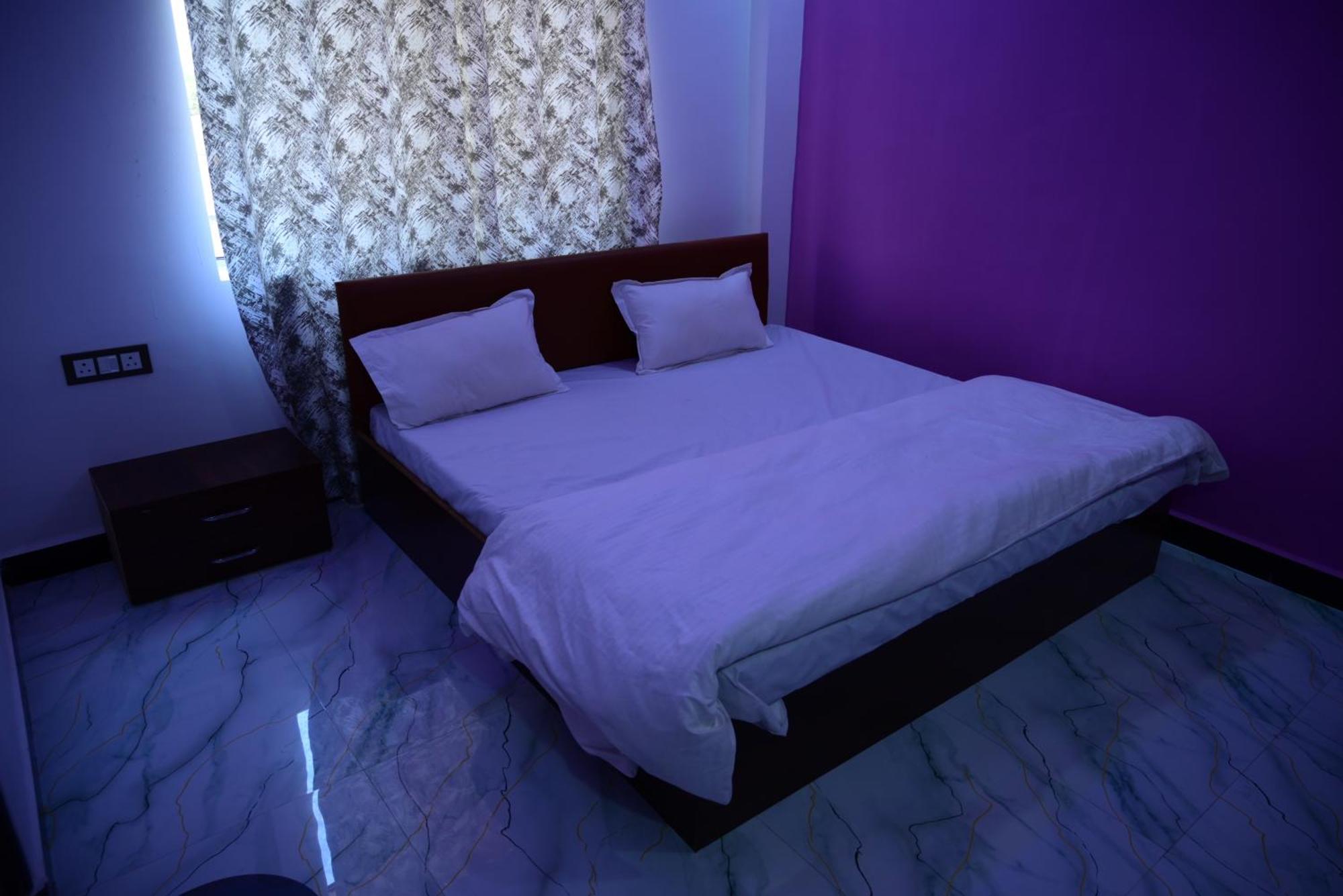 Hotel Moonlight & Restaurant Sehore Quarto foto